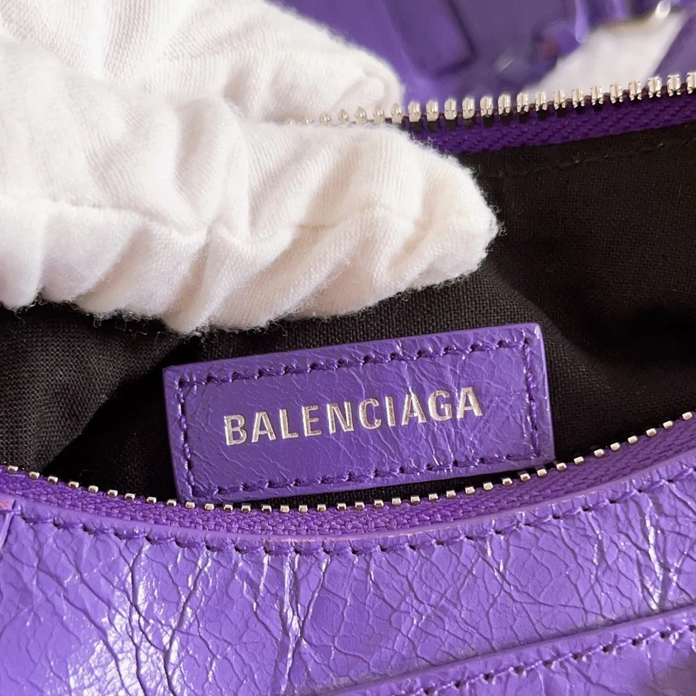 Authentic Balenciaga Women's Le Cagole XS Leather Shoulder Bag in Purple - Picture 12 of 16